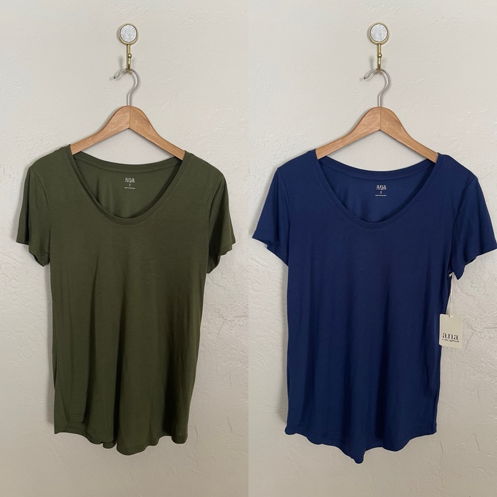 COPY - 2 a.n.a. Women’s Scoop Tees NWT size small
